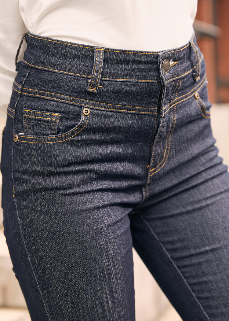Karaoke Seamstress Buttoned Skinny Jeans
