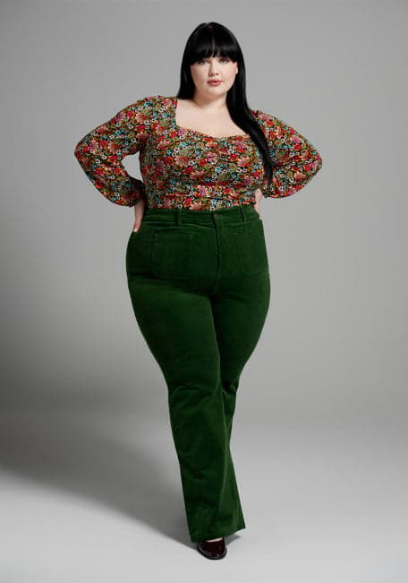 Plus Size 70s Girl Flared Jeans  Curvy outfits, Curvy fashion