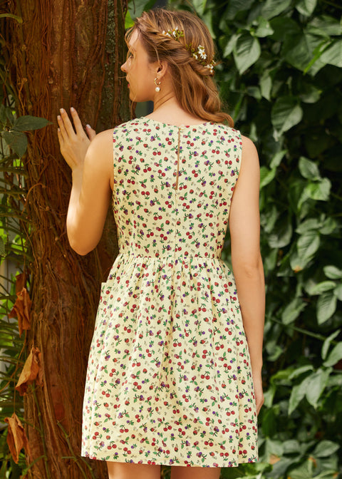 Gathering Wild Flowers Dress Cherry Meadow / L Gathering Wild Flowers Dress Cherry Meadow / L