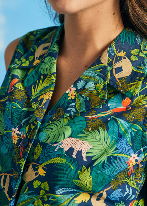 Close-up of convertible collar on tropical novelty print cotton shirt