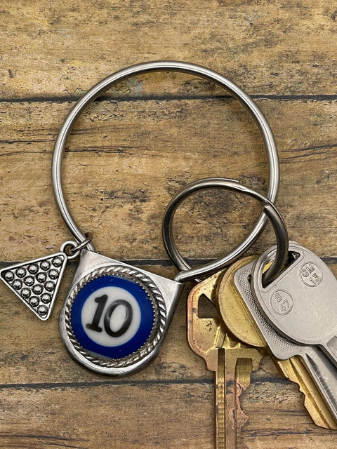 Sammie - Round Keychain with Billiard Ball #10 Detail