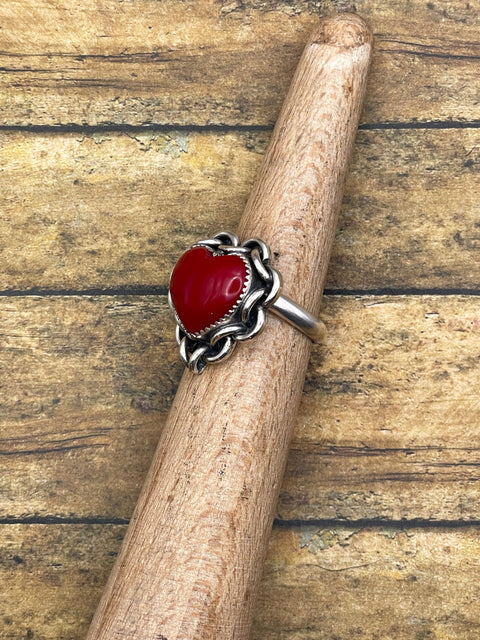 Ray - Red Rosarita Heart Ring with Chain Detail