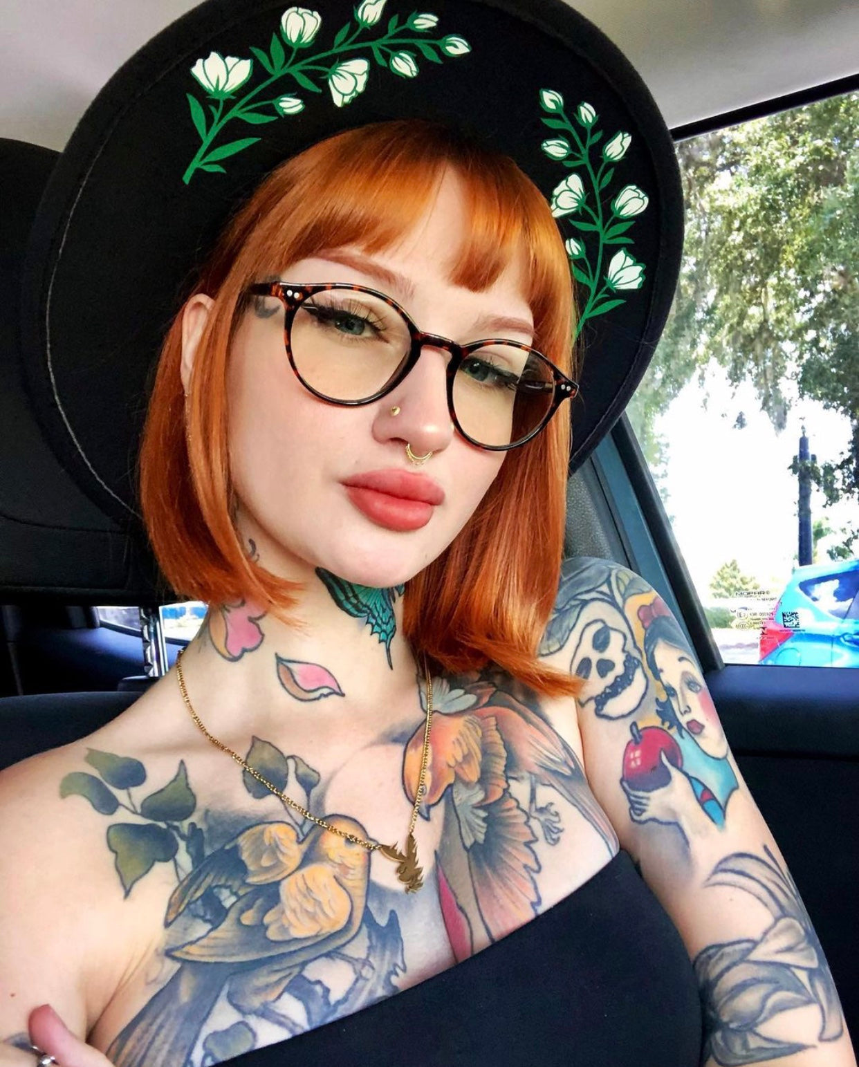 Vegan Felt Hat - Wide Brim - White Floral