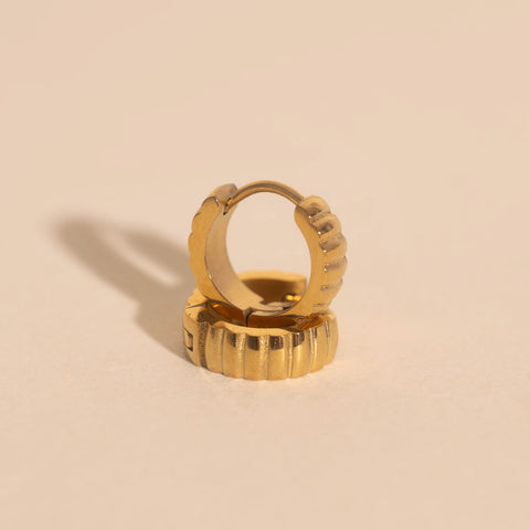 Scalloped Chunky Huggie Hoop Earrings