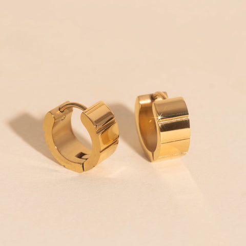 Step Super Chunky Huggie Hoop Earrings