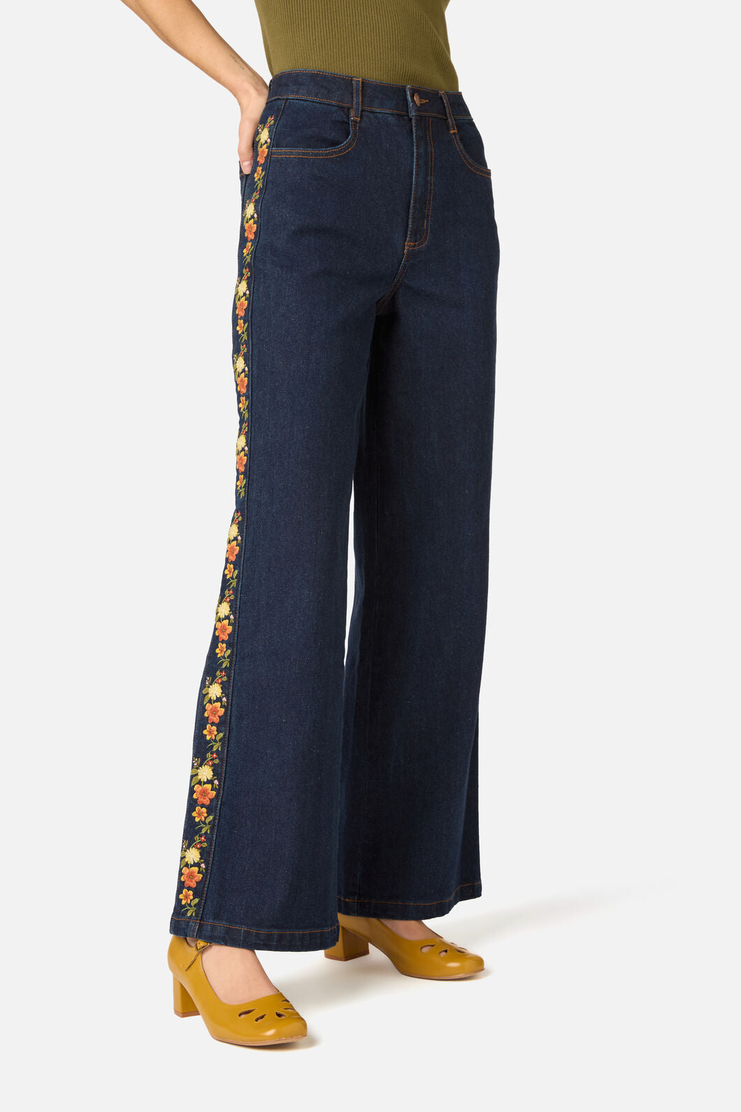 90'S Posy Embroidered Jean