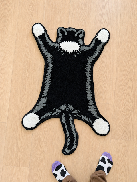 Tuxedo Cat Hunting Rug